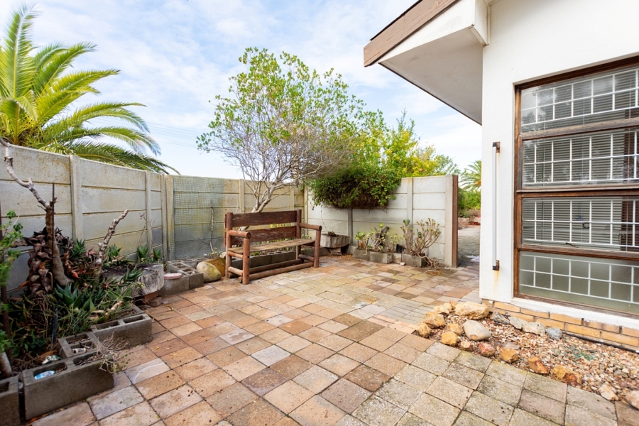 To Let 4 Bedroom Property for Rent in Dwarskersbos Western Cape